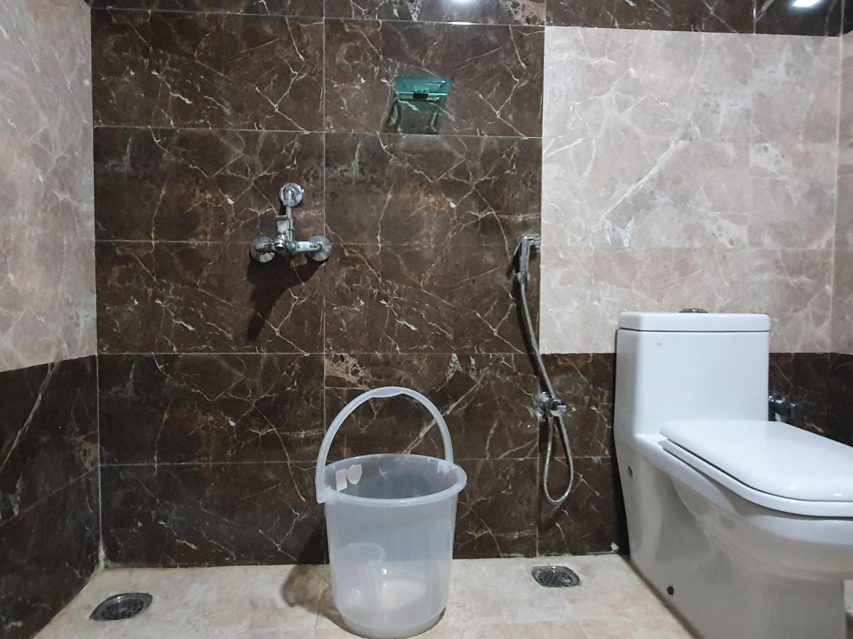 Sri Lakshmi Palace A/C Hotel Suluru Ngoại thất bức ảnh